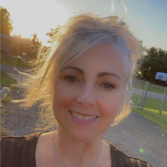 vikki1030